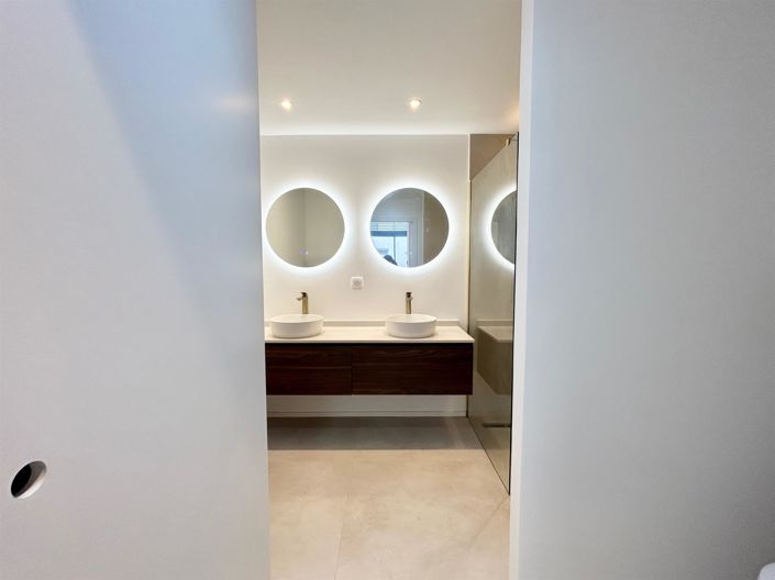 Image No.11-3 Bed Apartment for sale