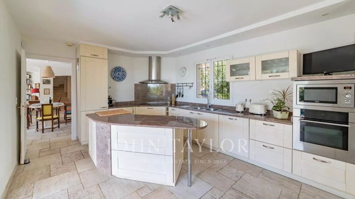 Image No.17-4 Bed House for sale