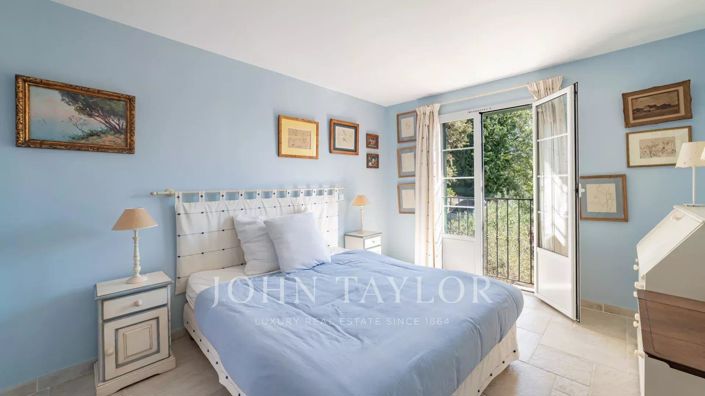 Image No.21-4 Bed House for sale