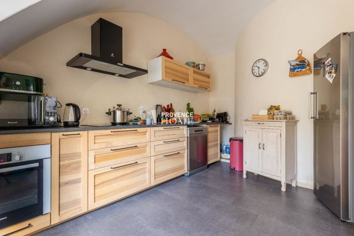 Image No.8-Maison de 5 chambres à vendre à Gordes