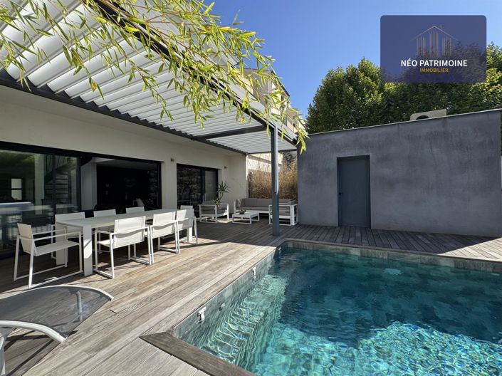 Image No.1-4 Bed House for sale
