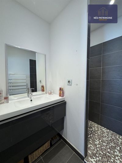 Image No.16-4 Bed House for sale