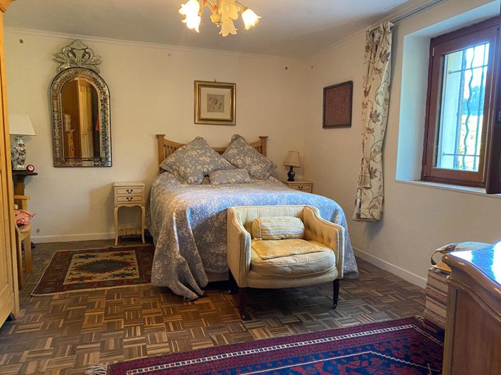 Image No.10-3 Bed House for sale