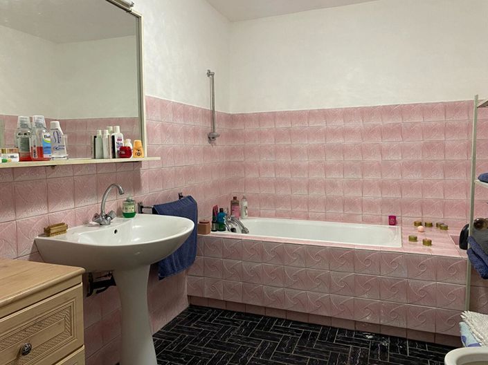 Image No.14-3 Bed House for sale