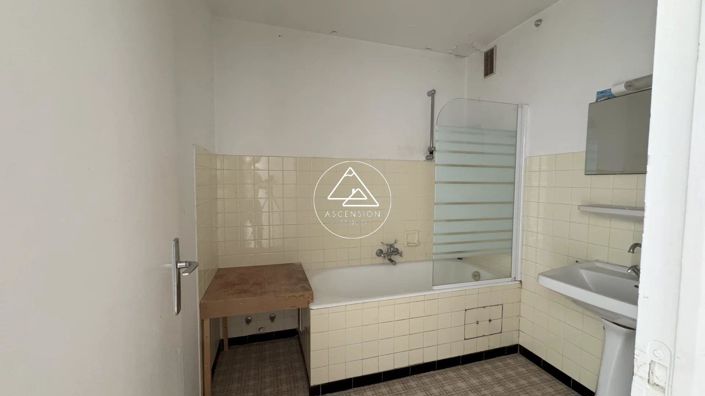 Image No.10-1 Bed Apartment for sale