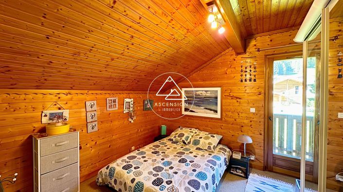 Image No.10-3 Bed House for sale