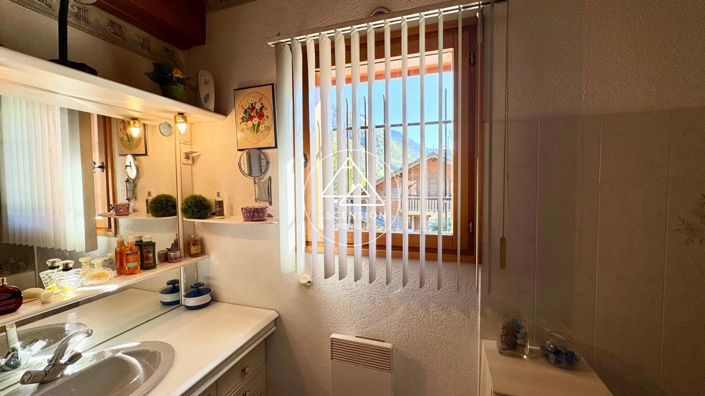 Image No.19-3 Bed House for sale