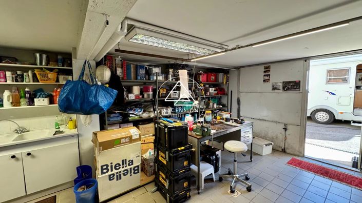 Image No.41-3 Bed House for sale