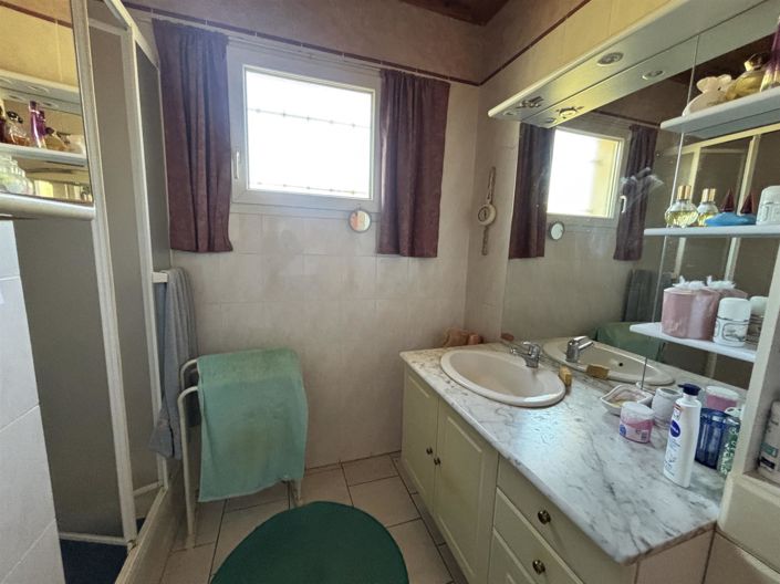 Image No.10-3 Bed House for sale