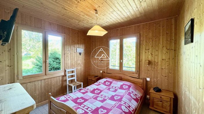 Image No.10-3 Bed House for sale