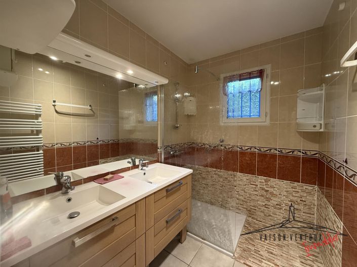 Image No.8-2 Bed House for sale