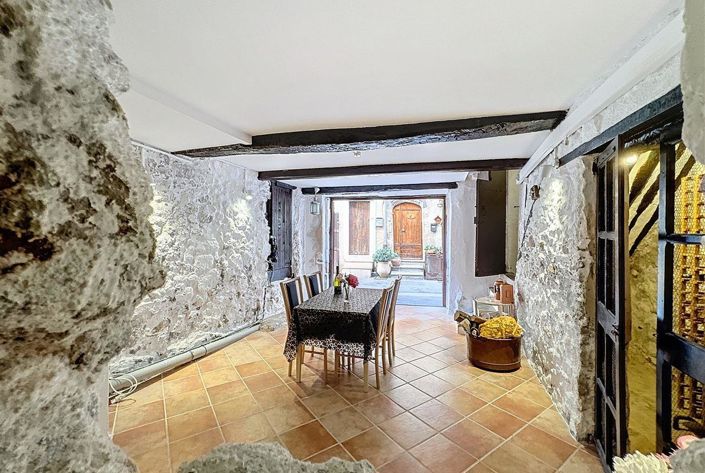 Image No.6-5 Bed House for sale