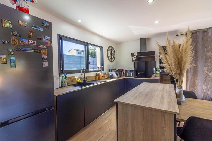 Image No.6-3 Bed House for sale