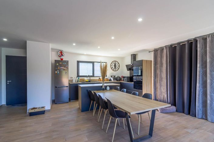 Image No.9-3 Bed House for sale