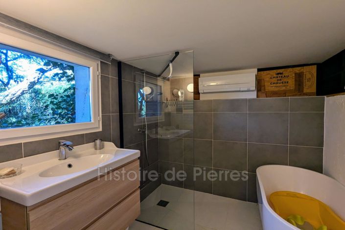 Image No.6-3 Bed House for sale