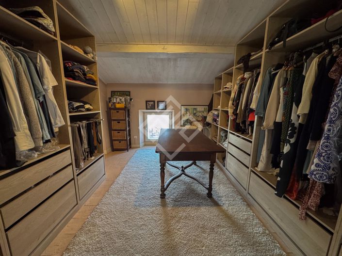 Image No.17-9 Bed House for sale