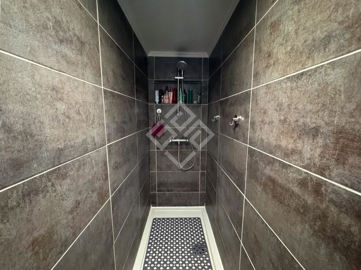 Image No.25-9 Bed House for sale