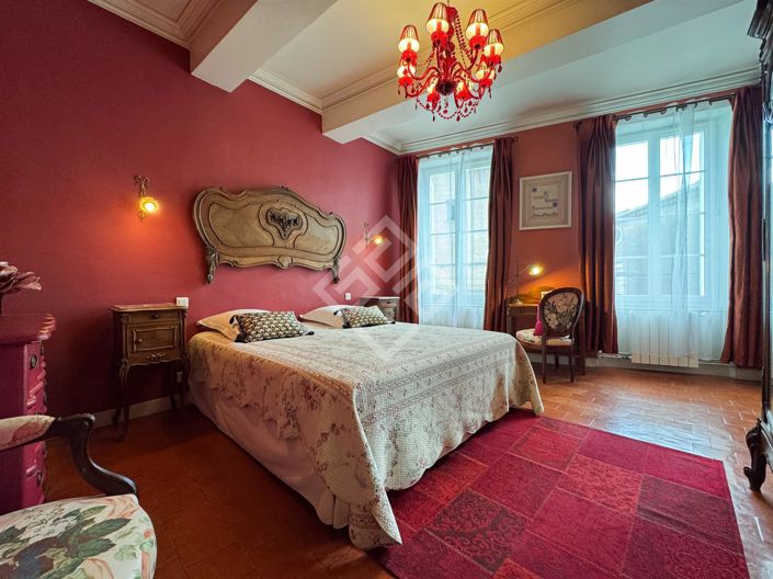 Image No.31-9 Bed House for sale