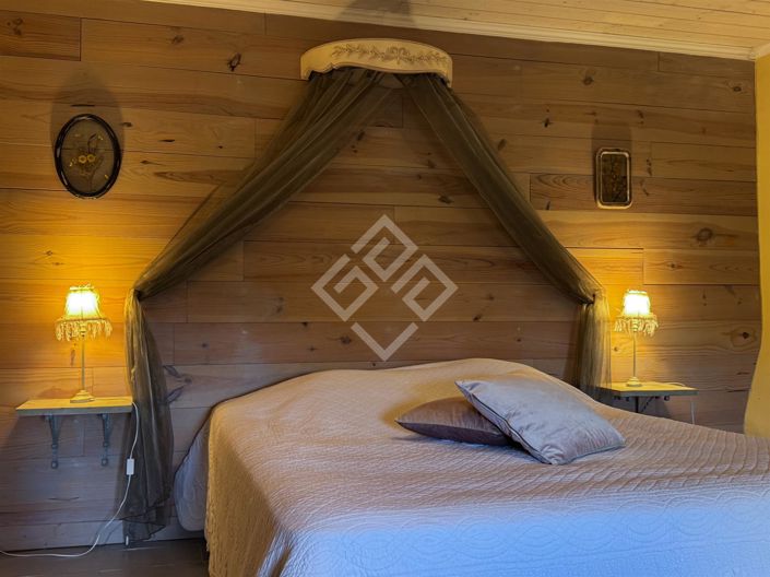 Image No.35-9 Bed House for sale