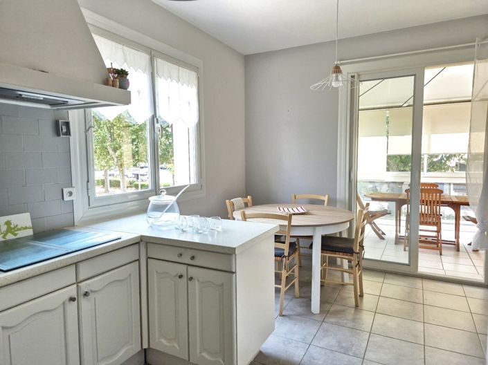 Image No.10-3 Bed House for sale