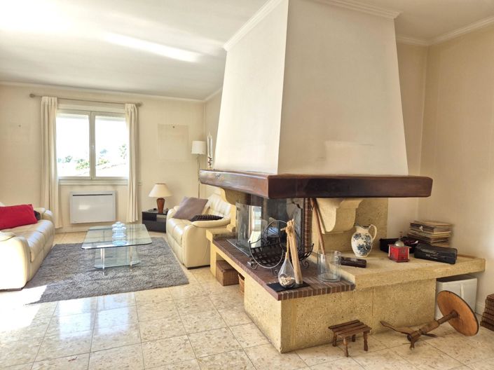 Image No.19-3 Bed House for sale