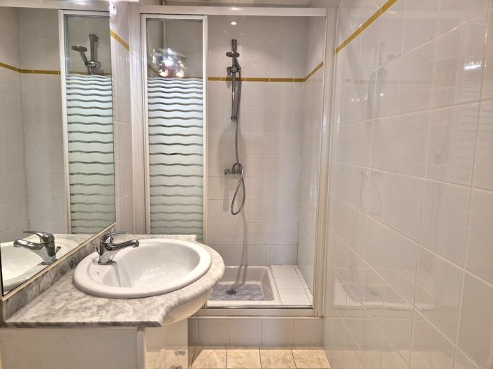 Image No.43-3 Bed House for sale