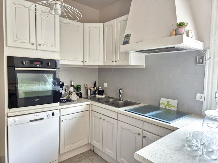 Image No.8-3 Bed House for sale