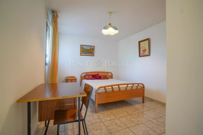 Image No.15-4 Bed House for sale