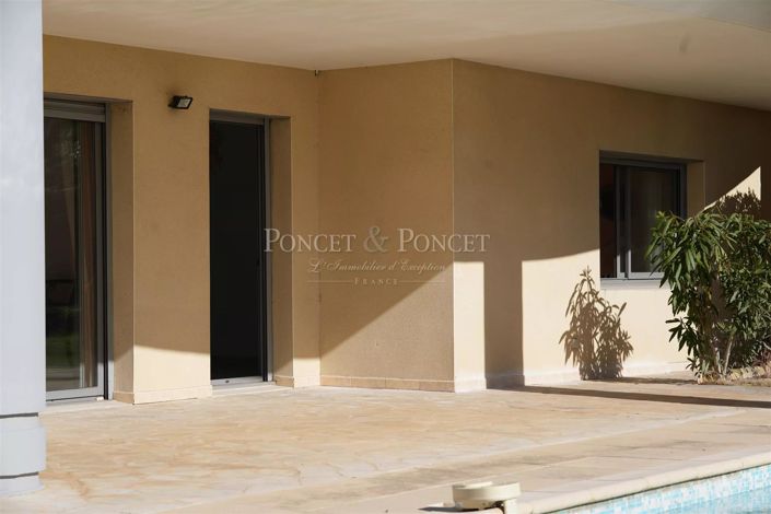 Image No.18-4 Bed House for sale