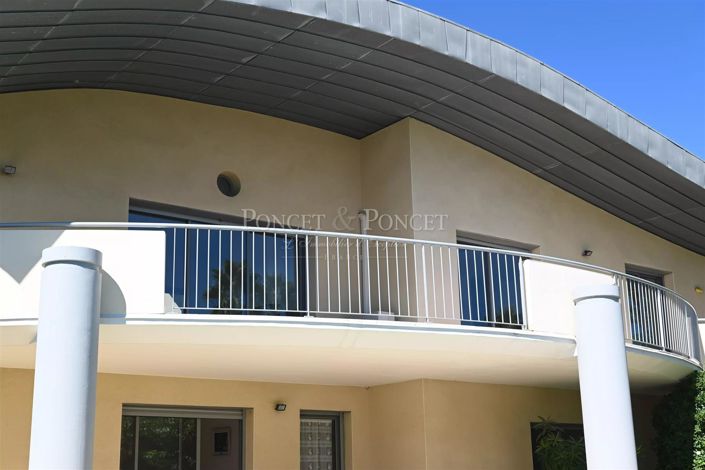 Image No.3-4 Bed House for sale