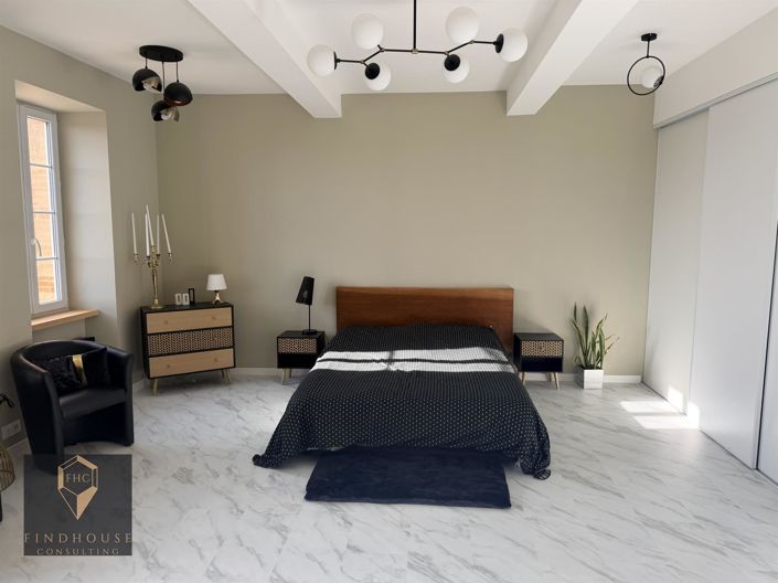 Image No.11-5 Bed House for sale