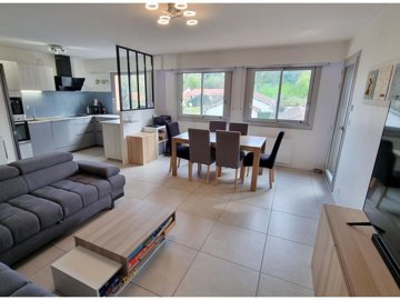 1 - Décines-Charpieu, Apartment