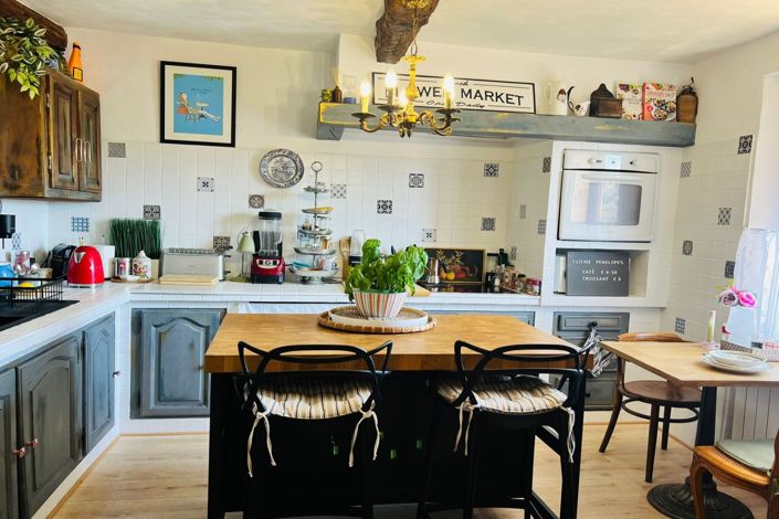 Image No.17-5 Bed House for sale