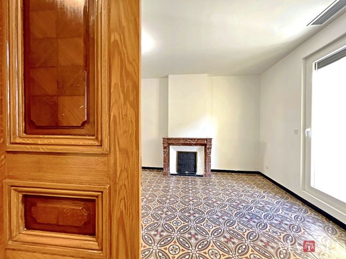 Image No.11-5 Bed Property for sale