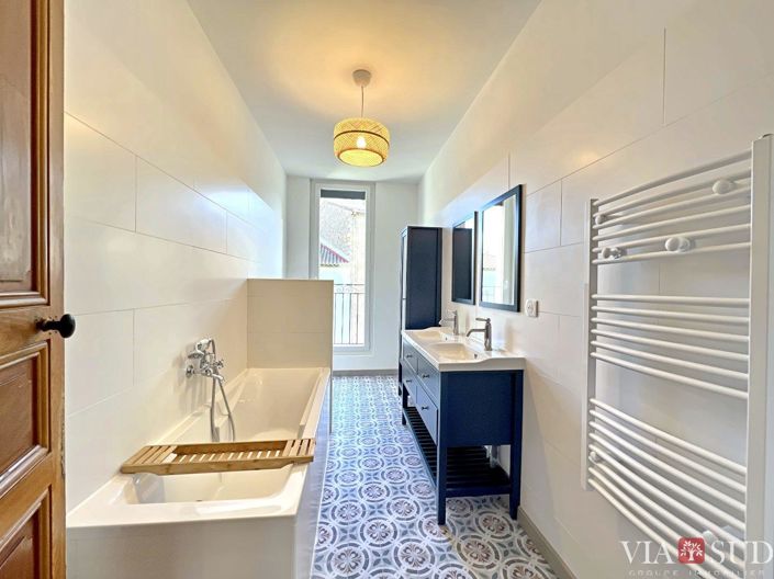 Image No.15-5 Bed Property for sale