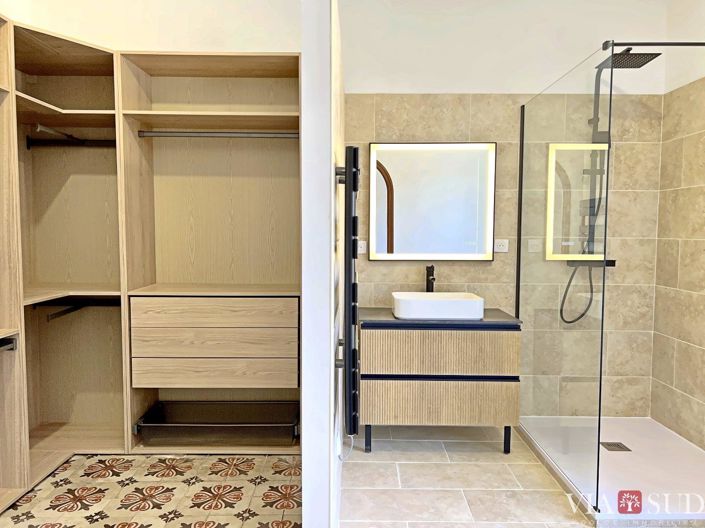 Image No.16-5 Bed Property for sale