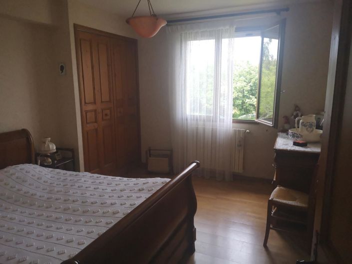 Image No.12-6 Bed House for sale