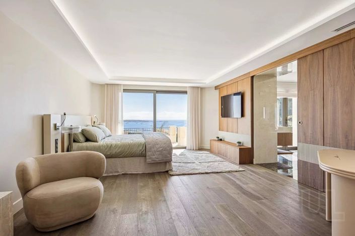 Image No.11-8 Bed House for sale