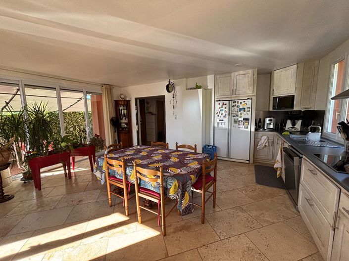 Image No.10-3 Bed House for sale