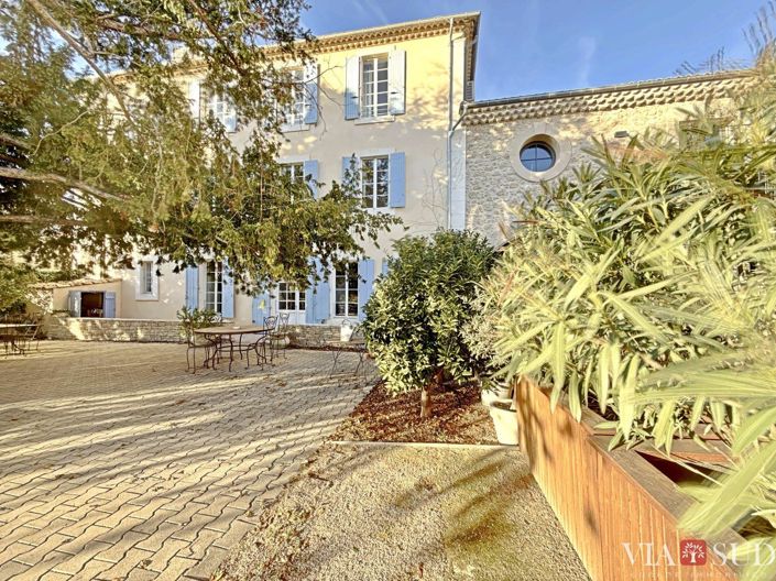 Image No.3-10 Bed House for sale