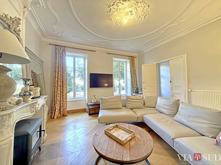 Image No.6-10 Bed House for sale