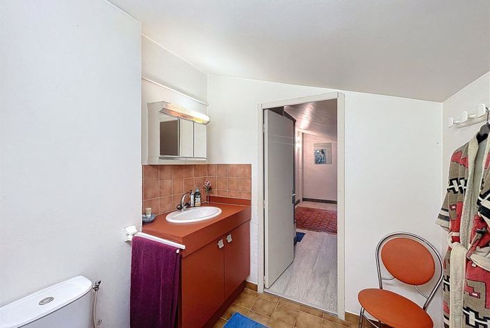 Image No.4-2 Bed House for sale