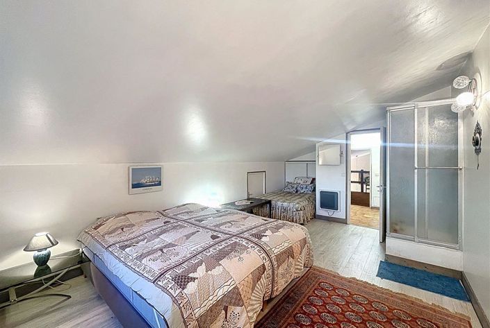 Image No.5-2 Bed House for sale