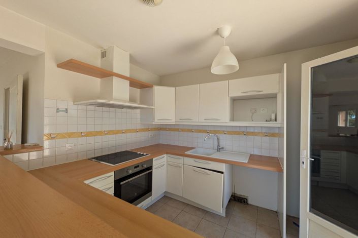 Image No.9-3 Bed House for sale