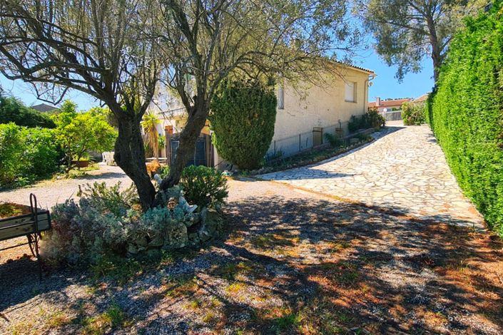 Image No.2-5 Bed House for sale