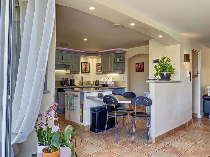 Image No.7-4 Bed House for sale