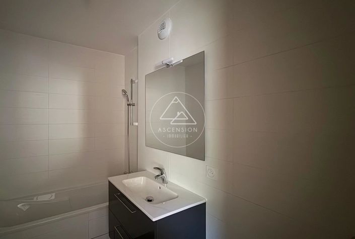 Image No.26-2 Bed Apartment for sale