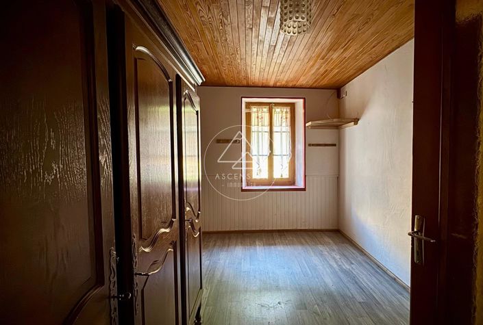 Image No.17-3 Bed House for sale