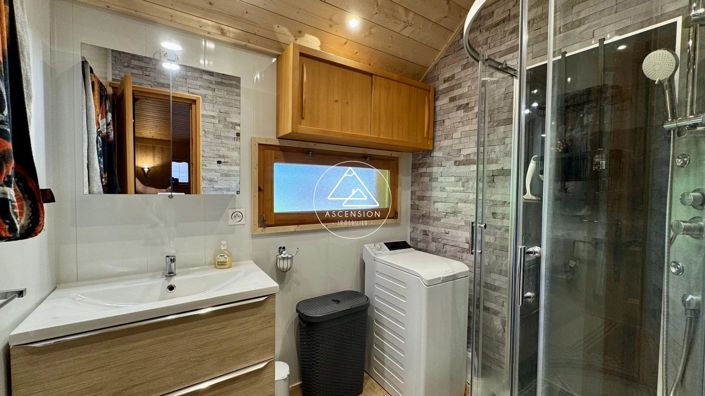 Image No.17-3 Bed House for sale