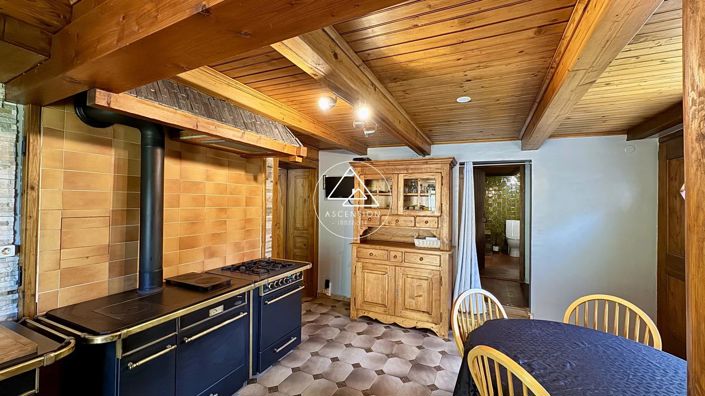 Image No.9-3 Bed House for sale